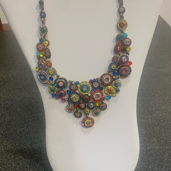 Beautiful necklace - Picture 2 of 2